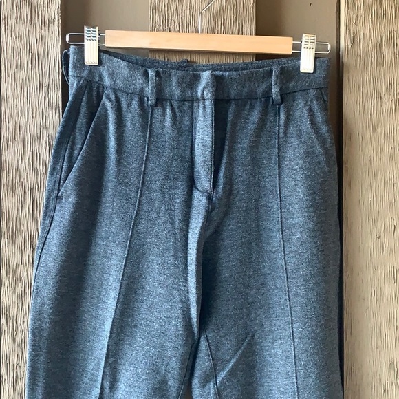 Aritzia the Group Babaton Gray Crop Trousers - Picture 2 of 14